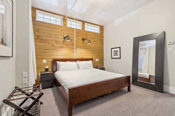 Room thumbnail 2