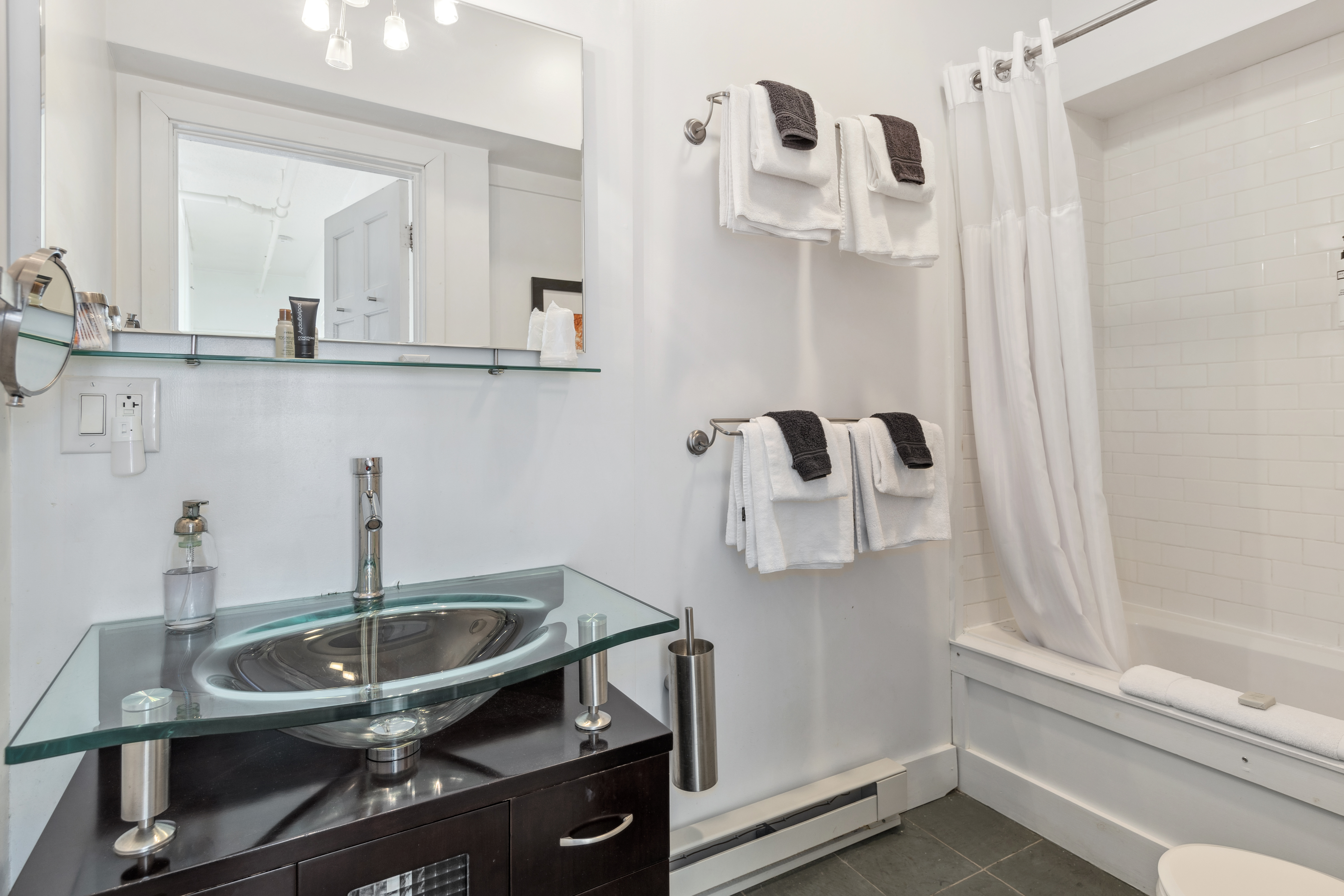 Room main image